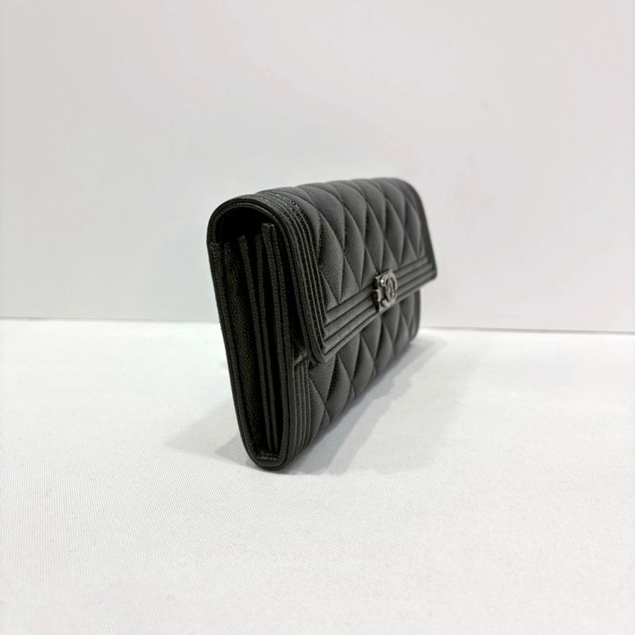 CHANEL Boy黑銀荔枝皮釦式長夾-3