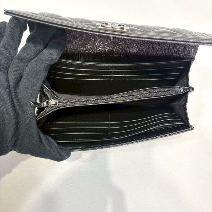 CHANEL Boy黑銀荔枝皮釦式長夾-4