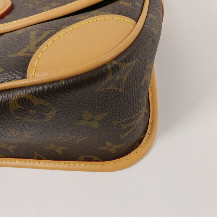 LOUIS VUITTON Monogram Diane肩背袋-10