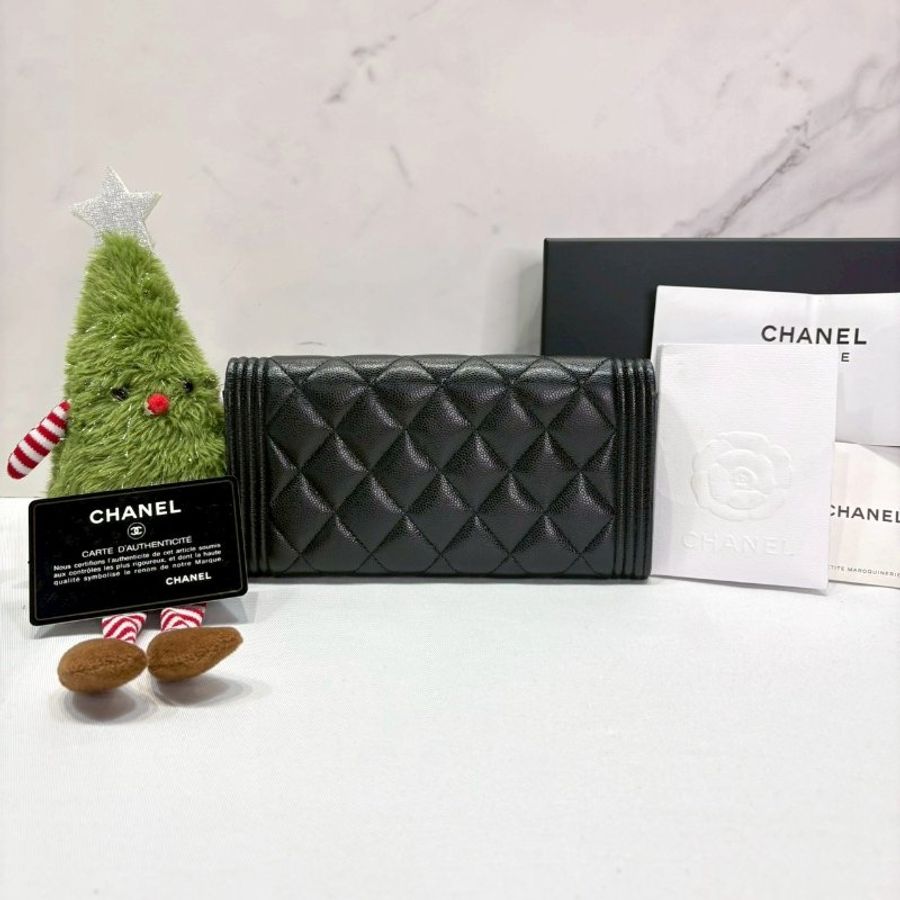 CHANEL Boy黑銀荔枝皮長夾-1