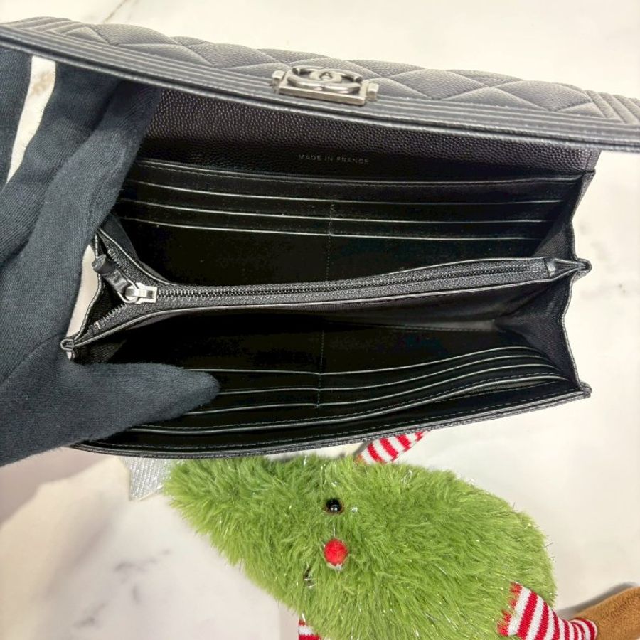 CHANEL Boy黑銀荔枝皮長夾-4