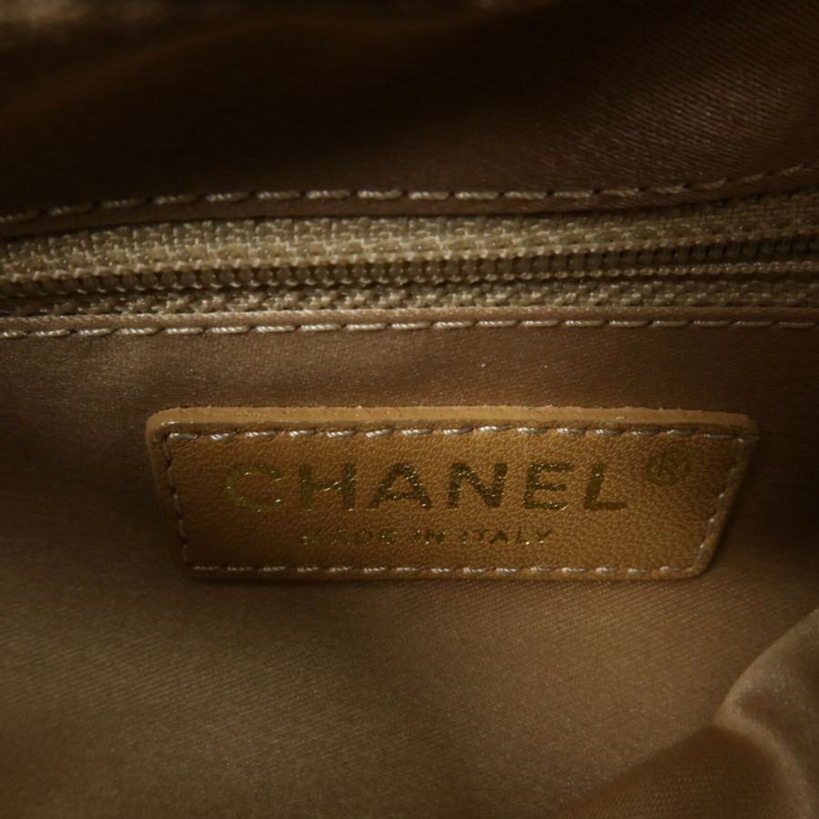 CHANEL 牛皮皮革Bubble Quilted鏈帶肩背袋-5