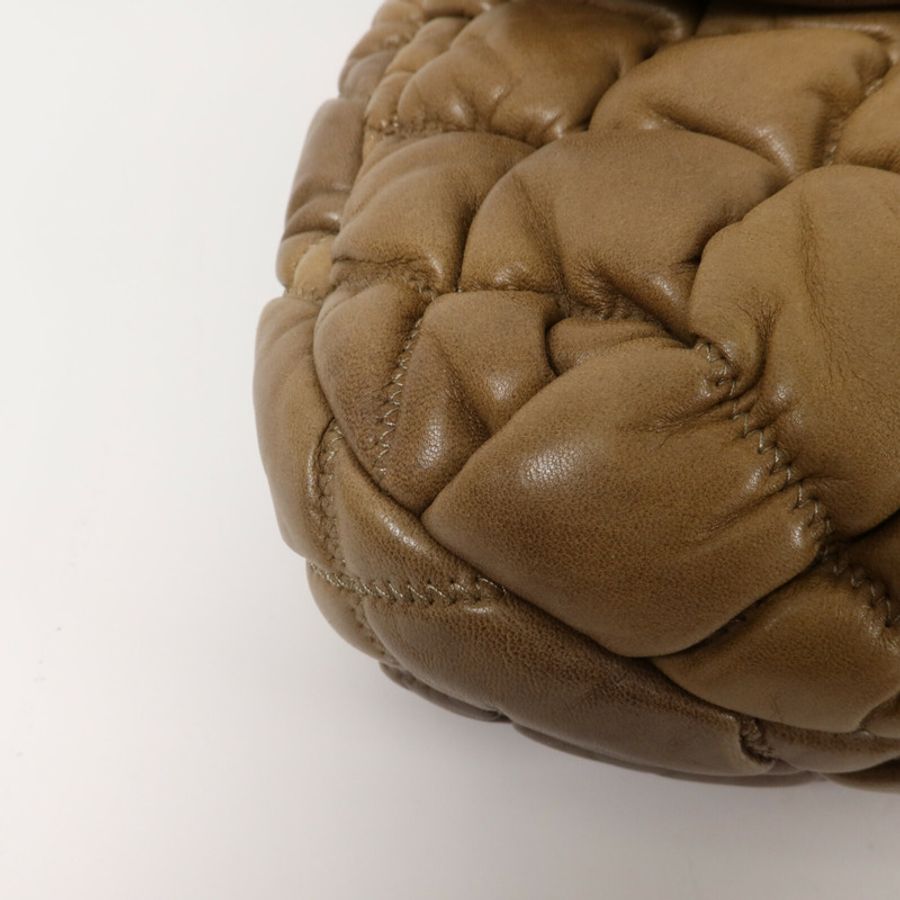 CHANEL 牛皮皮革Bubble Quilted鏈帶肩背袋-11