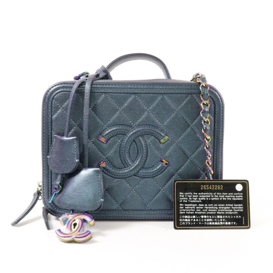 CHANEL 牛皮皮革CC Filigree Vanity Case Medium鏈帶肩背袋-11