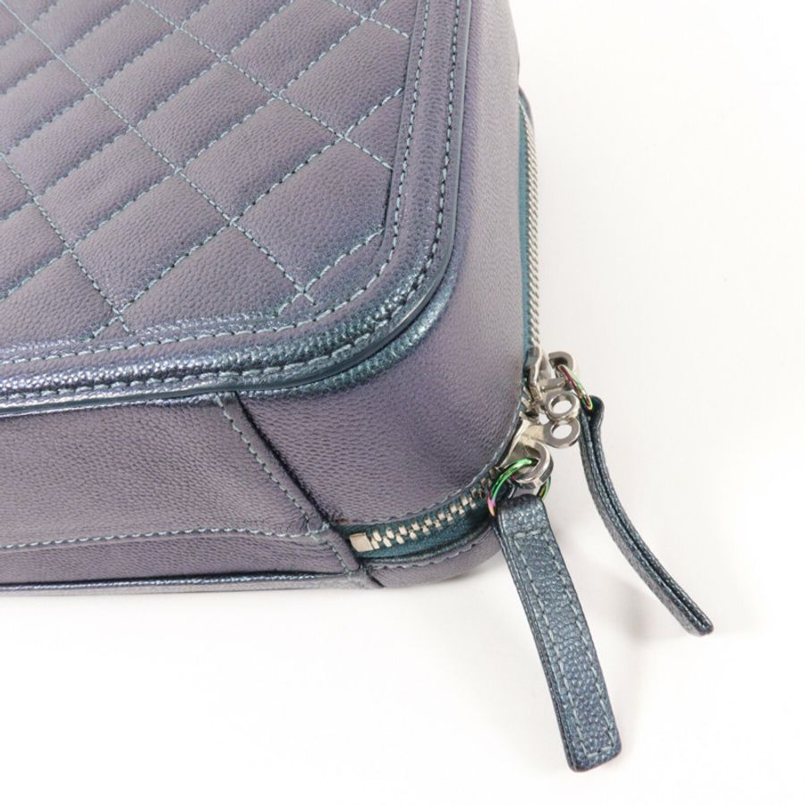 CHANEL 牛皮皮革CC Filigree Vanity Case Medium鏈帶肩背袋-15