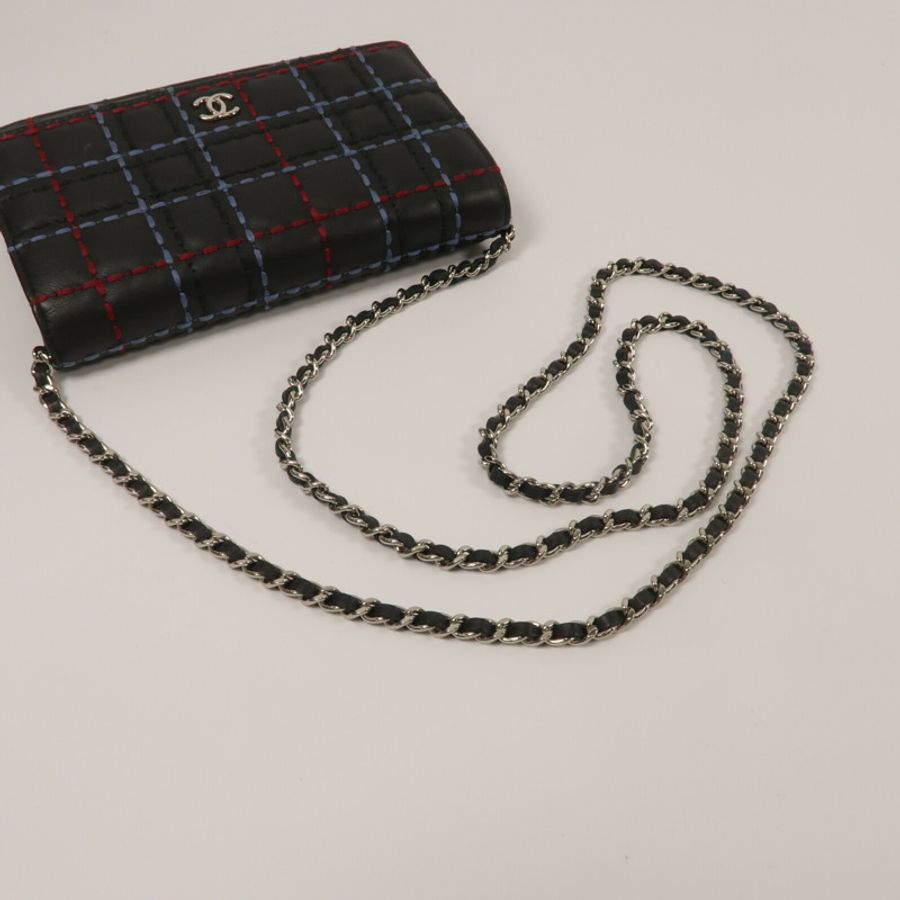 CHANEL 牛皮皮革WOC Wallet On Chain鏈帶肩背袋-9