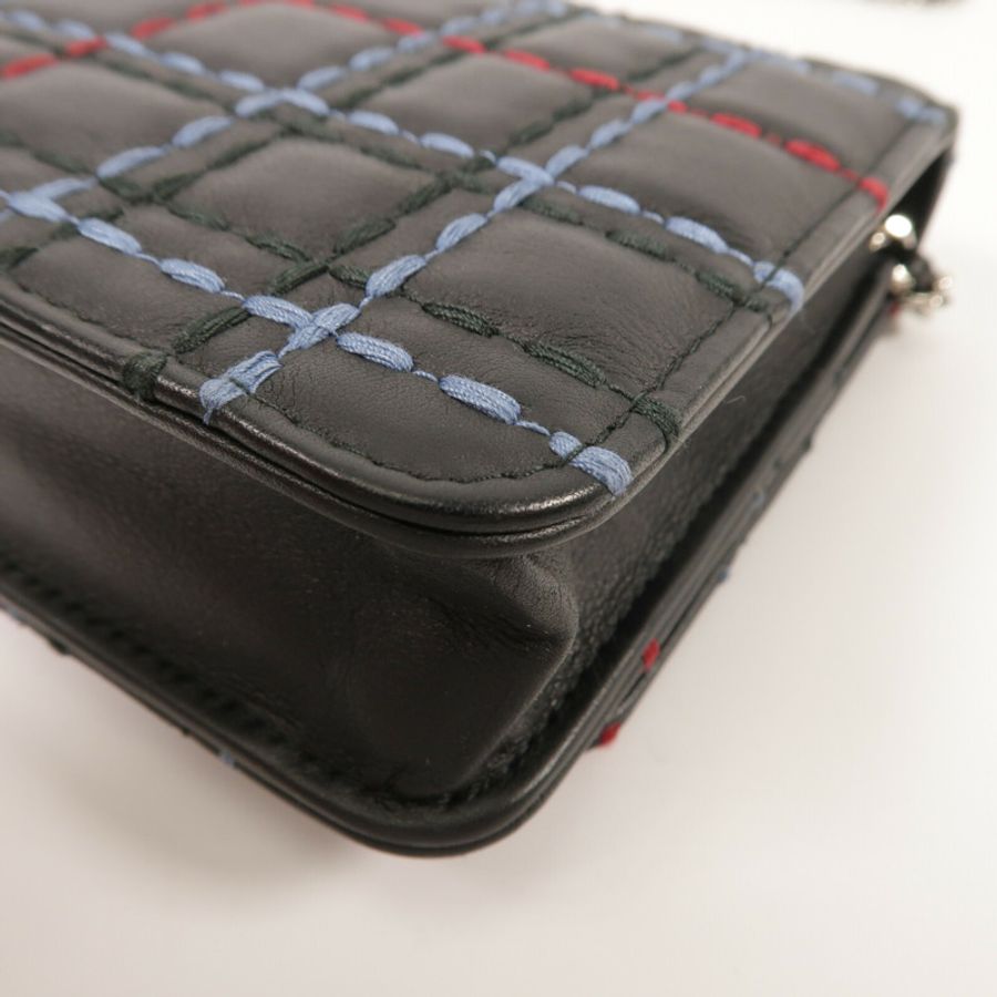 CHANEL 牛皮皮革WOC Wallet On Chain鏈帶肩背袋-14