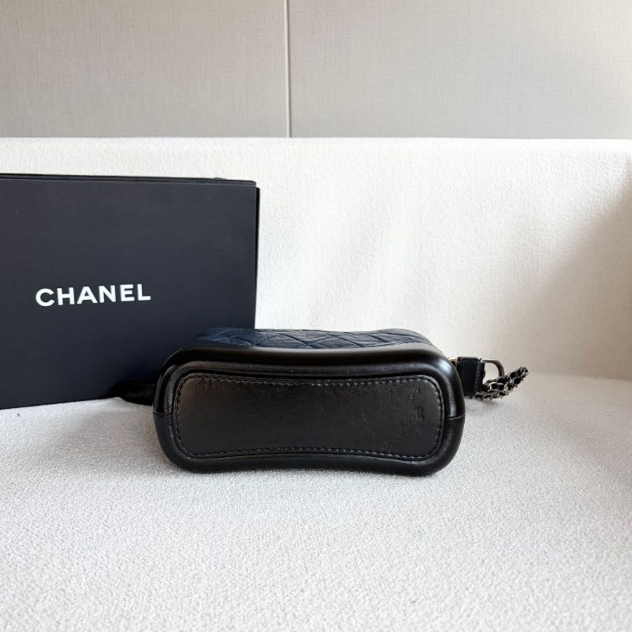Chanel 流浪包小號鏈條包 藍黑拼色 油蠟皮-3