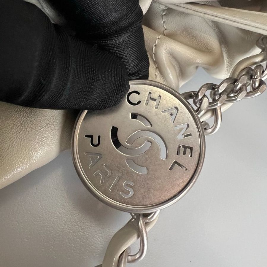 CHANEL 22BAG銀字肩背包 米灰 中號 AS3261/晶片款-11