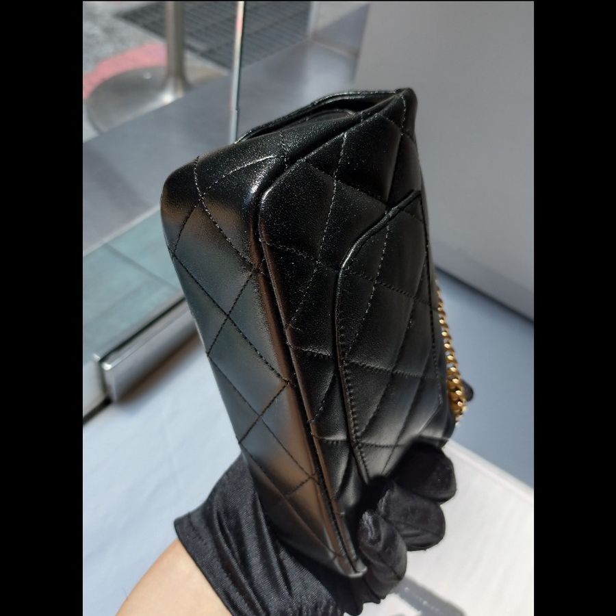 Chanel 金鍊愛心調節釦黑皮口蓋方胖子-7
