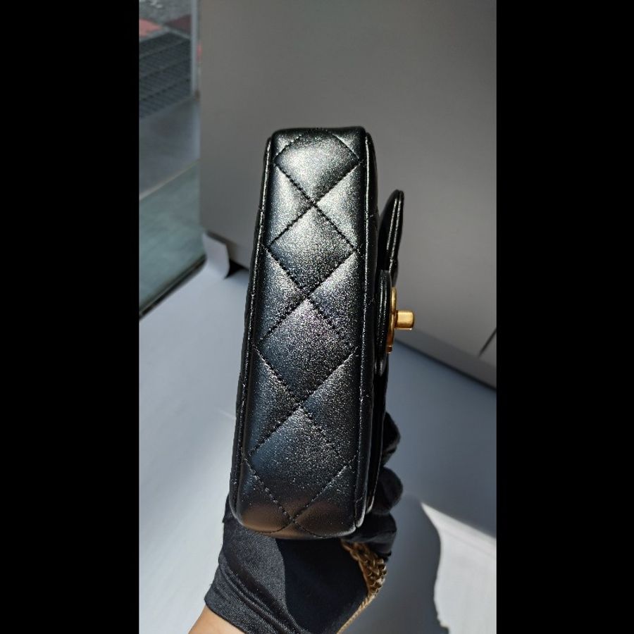 Chanel 金鍊愛心調節釦黑皮口蓋方胖子-13