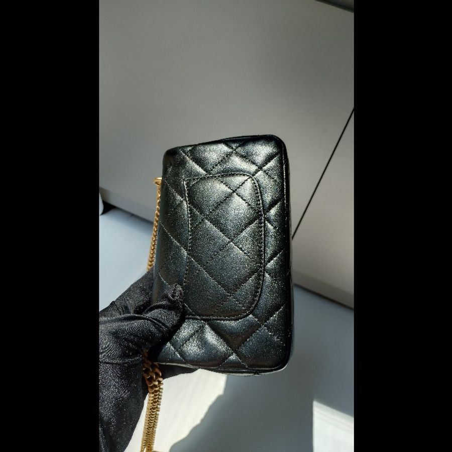Chanel 金鍊愛心調節釦黑皮口蓋方胖子-14