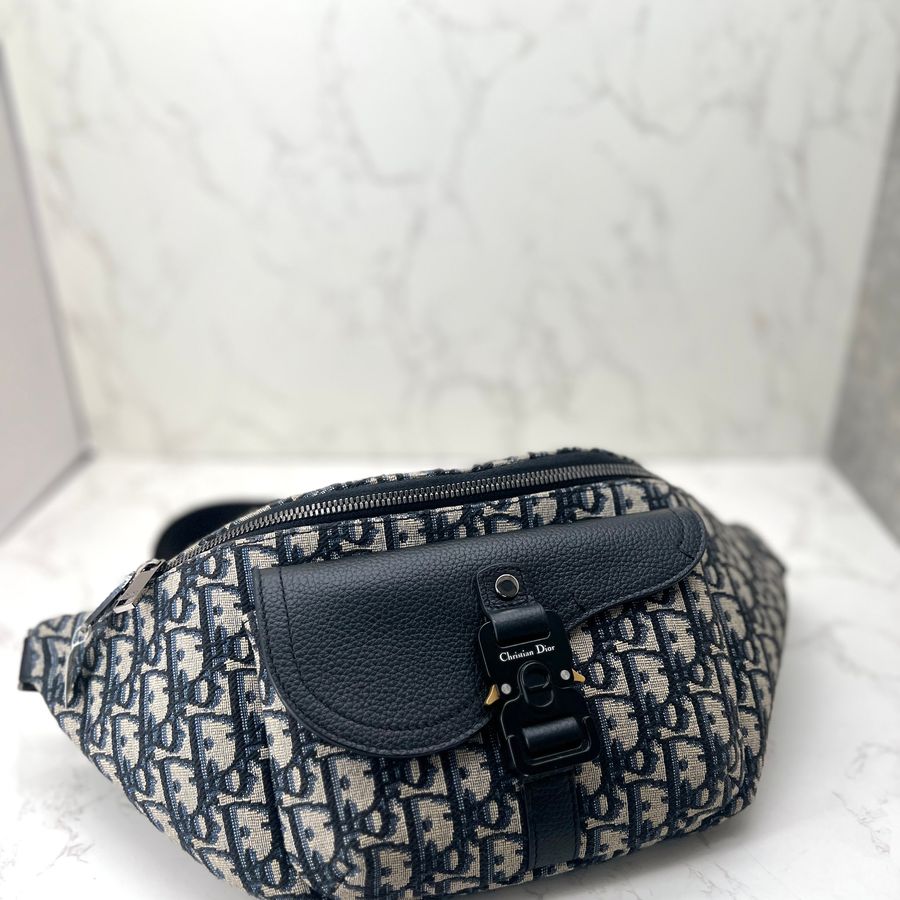 香緹國際精品 Dior 刺繡老花胸包 1158-0