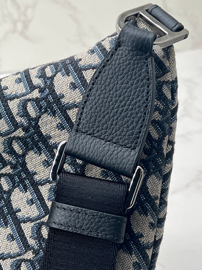 香緹國際精品 Dior 刺繡老花胸包 1158-8