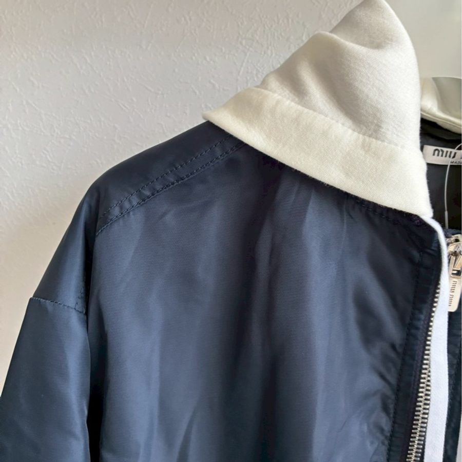 miumiu 藍/白連帽飛行夾克🧥38-2