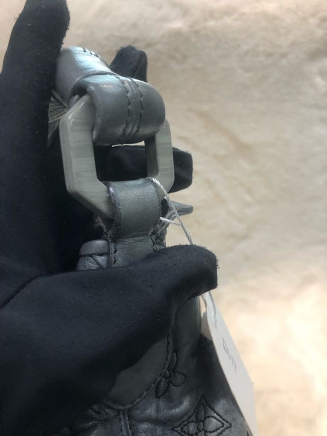 LV 限量版 Olympe Nimbus PM 灰色 皮革 XC674-8