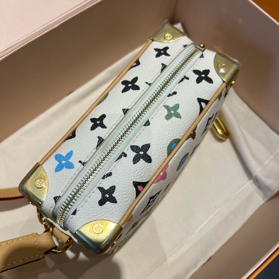 LV/路易威登 Soft trunk軟盒子包斜背包 白色 芯片款-5