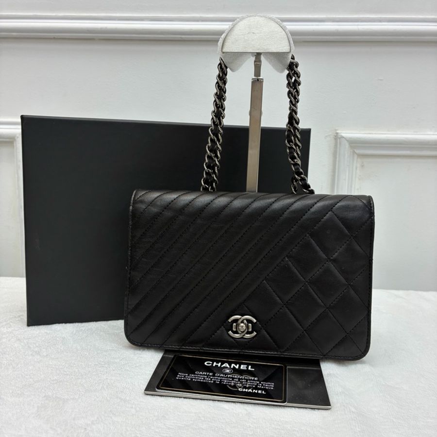 Chanel boy woc 黑色銀扣-0