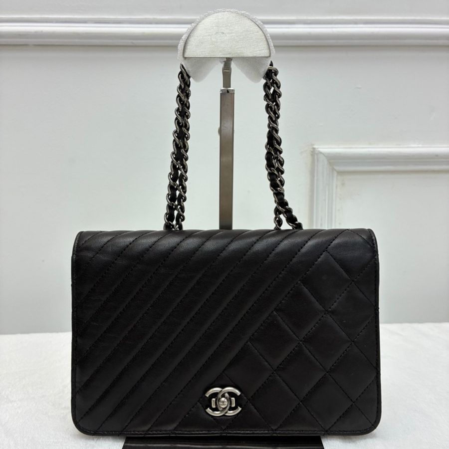 Chanel boy woc 黑色銀扣-1
