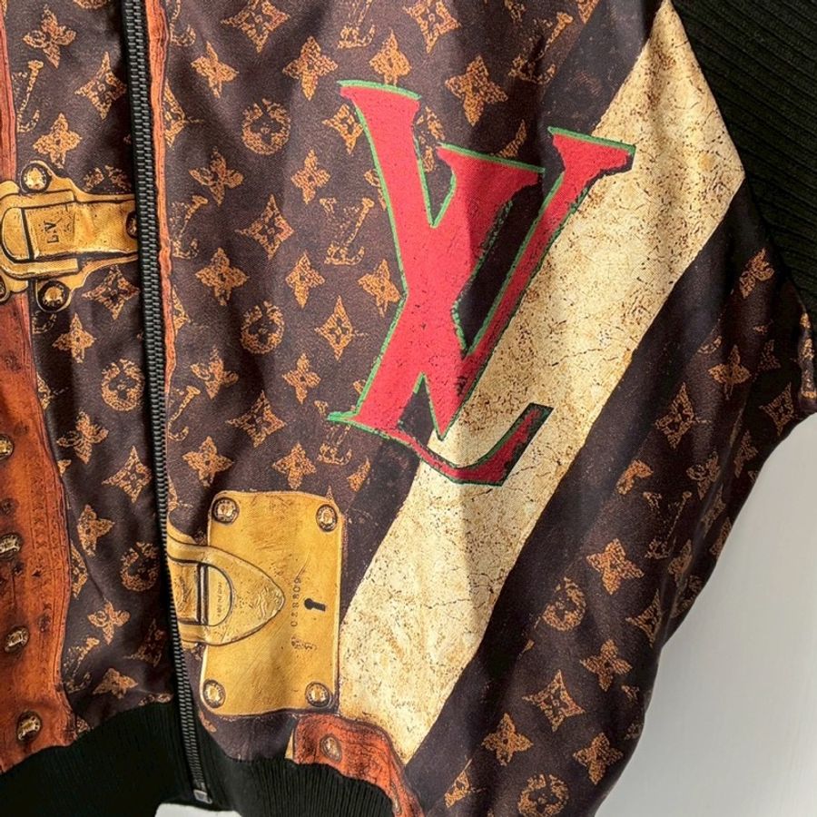 LV 絲質lv行李箱塗鴉拼黑飛行外套🧥xs-8