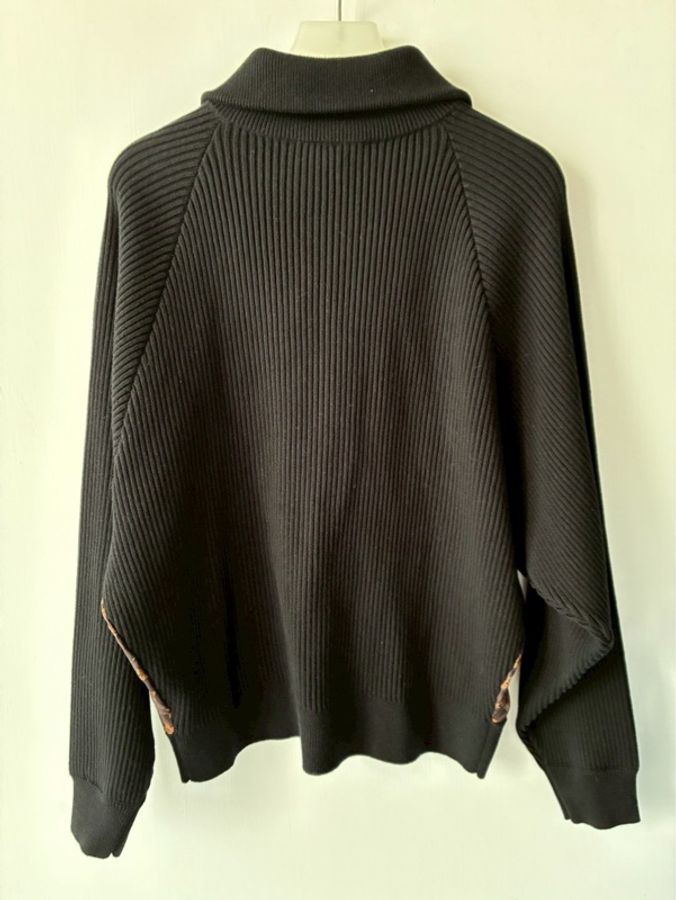 LV 絲質lv行李箱塗鴉拼黑飛行外套🧥xs-12