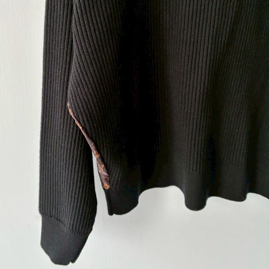 LV 絲質lv行李箱塗鴉拼黑飛行外套🧥xs-13