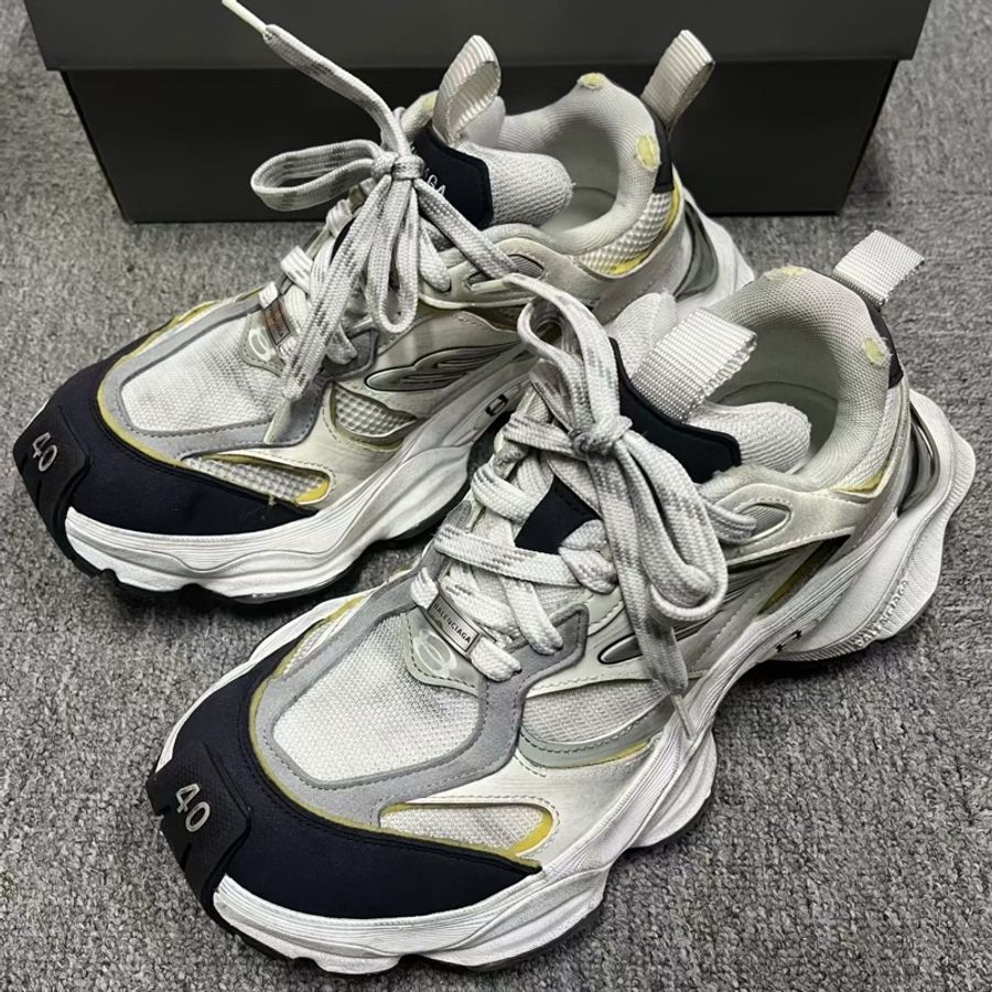 Balenciaga巴黎世家老爹鞋Cagro男款 厚底鞋白灰色40碼-0