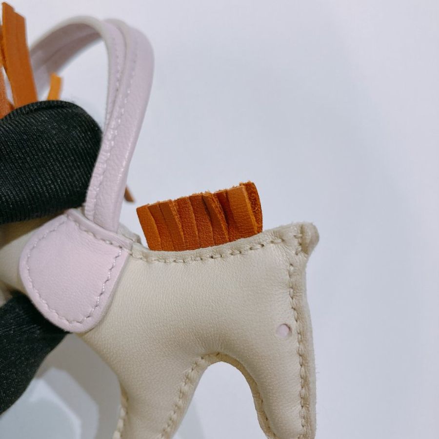 TW4928 Hermes 愛馬仕 馬仔 掛飾Rodeo PM Charm Craie/Gold/Mauve Pale #U-7