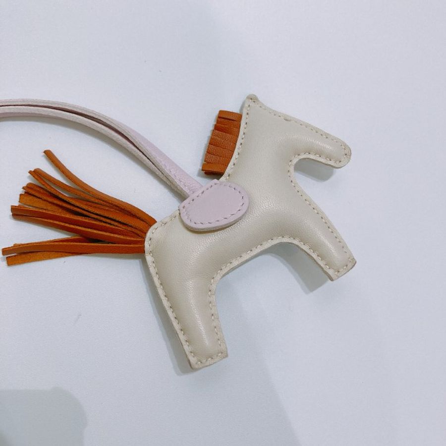 TW4928 Hermes 愛馬仕 馬仔 掛飾Rodeo PM Charm Craie/Gold/Mauve Pale #U-10