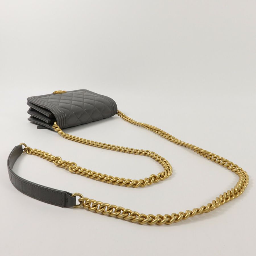 CHANEL 牛皮皮革Boy WOC鏈帶肩背袋-9