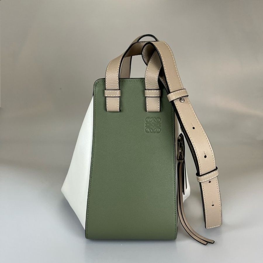LOEWE 綠拚白HAMMOCK吊床包小號-1
