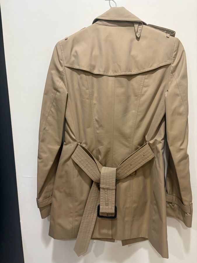 BURBERRY The Sandringham 中長版棉質風衣(卡其色)-1