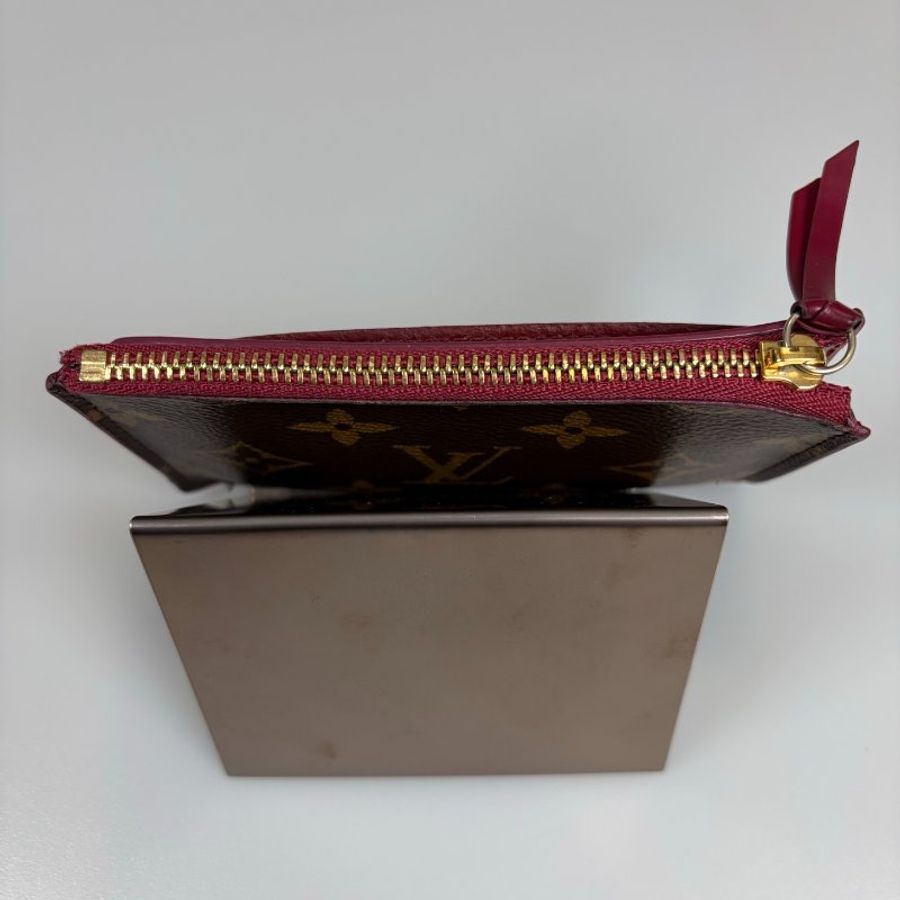 LV M67889 紫紅多卡拉鍊零錢包-4