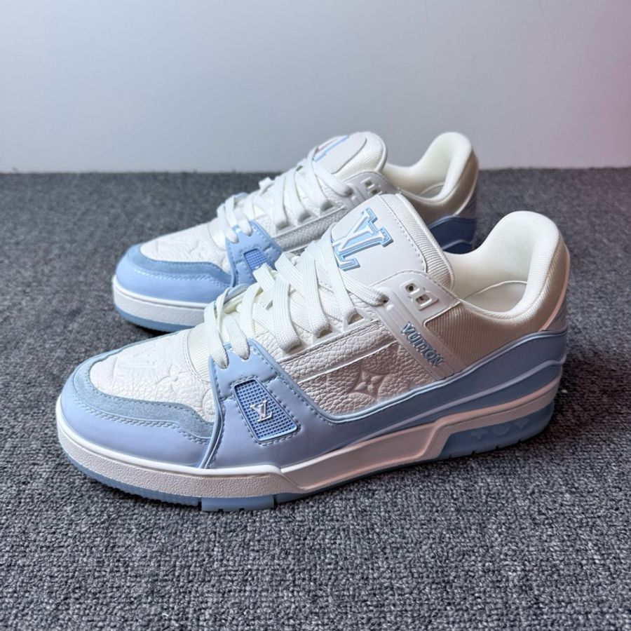 Louis Vuitton 路易威登 LV 26年6月新款Trainer 北卡藍 淺藍色漆皮 休閒板鞋 尺碼：42.5碼 8.5碼 僅試穿-0