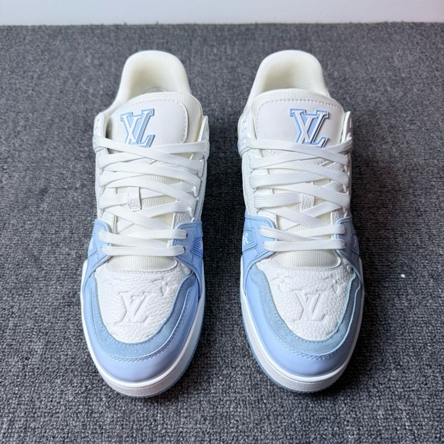 Louis Vuitton 路易威登 LV 26年6月新款Trainer 北卡藍 淺藍色漆皮 休閒板鞋 尺碼：42.5碼 8.5碼 僅試穿-1