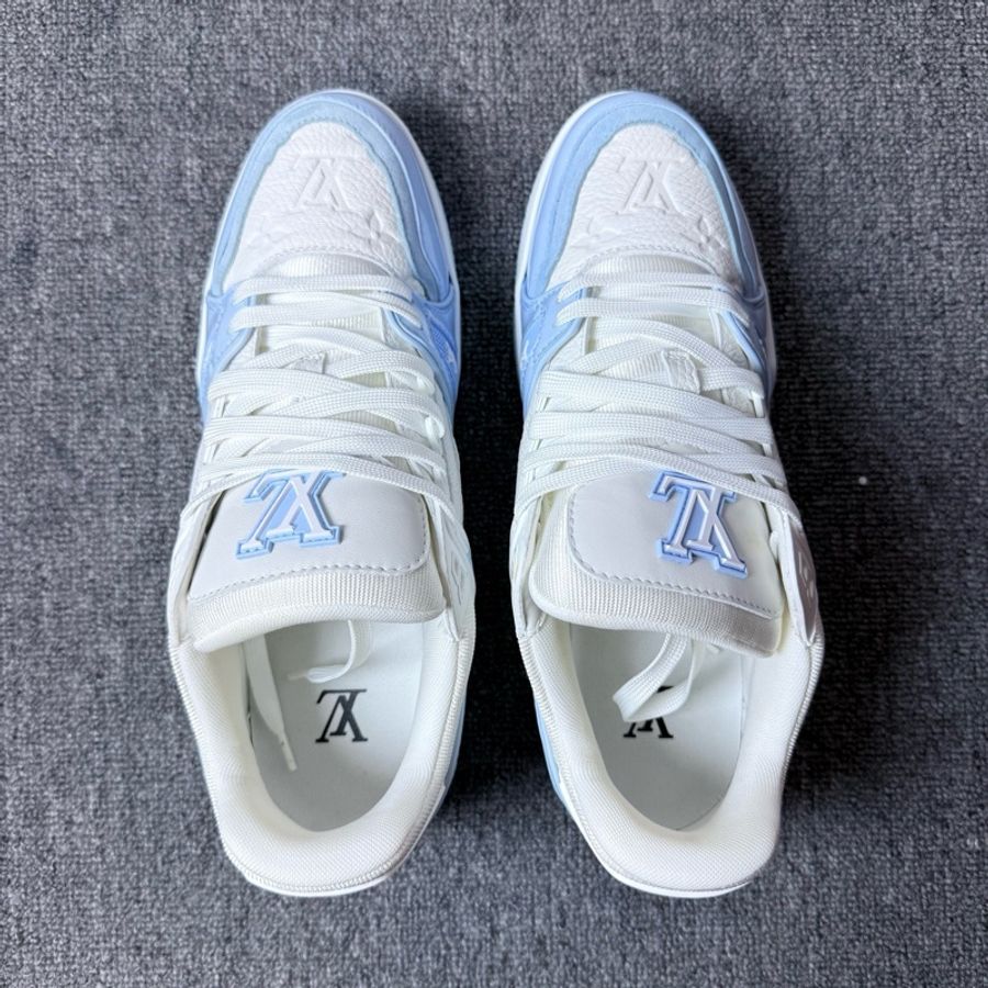 Louis Vuitton 路易威登 LV 26年6月新款Trainer 北卡藍 淺藍色漆皮 休閒板鞋 尺碼：42.5碼 8.5碼 僅試穿-4