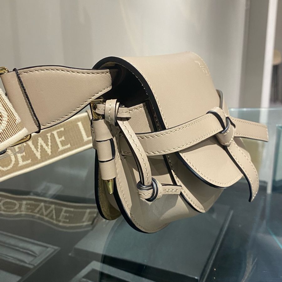 Loewe編織背帶奶茶色Geta-2