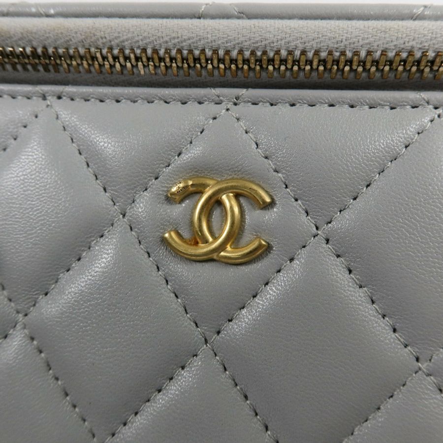 CHANEL 羊皮皮革Vanity Case With Gold Ball鏈帶手挽肩背兩用袋-6