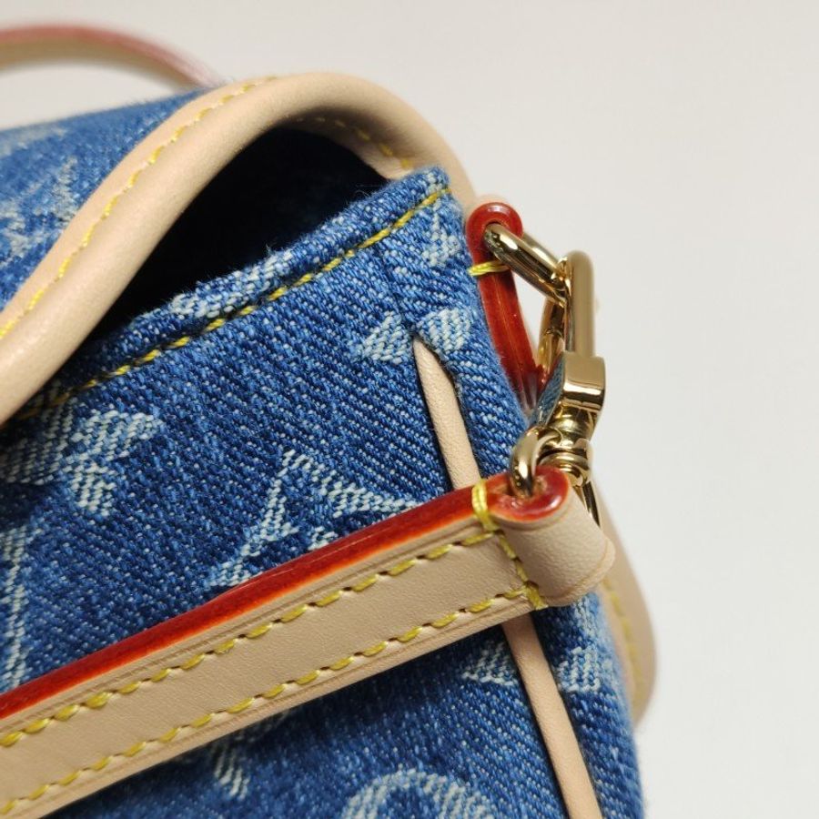 Louis Vuitton (LV) DianeNano帆布植鞣革拼色老花斜背包包肩包晶片款-9