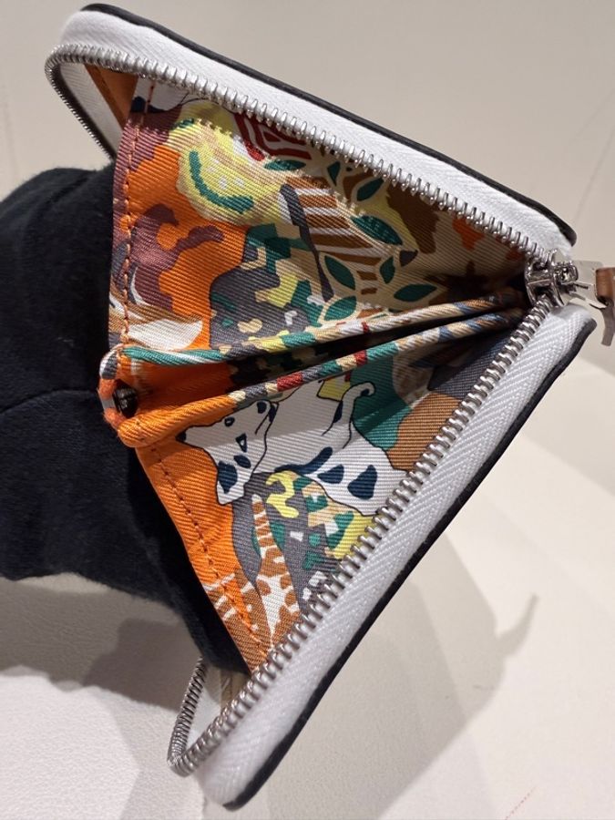 Hermes✨silk in 絲巾短夾拉鍊錢包 B刻-24