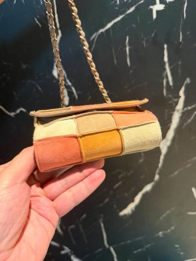 CHANEL麂皮皮革 Mini Chain Bag銀扣鏈帶肩背袋-1