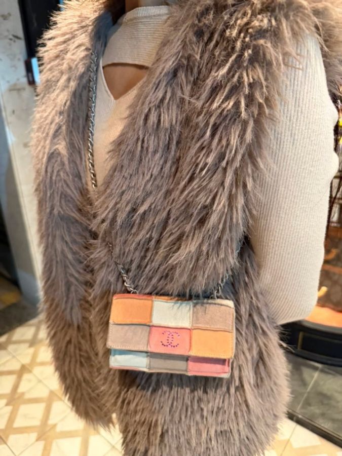 CHANEL麂皮皮革 Mini Chain Bag銀扣鏈帶肩背袋-5