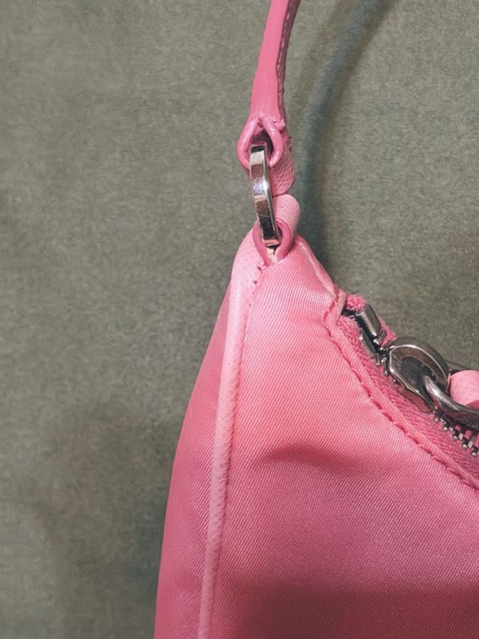 Prada Hobo Re-edition 2005 粉色 銀扣-18