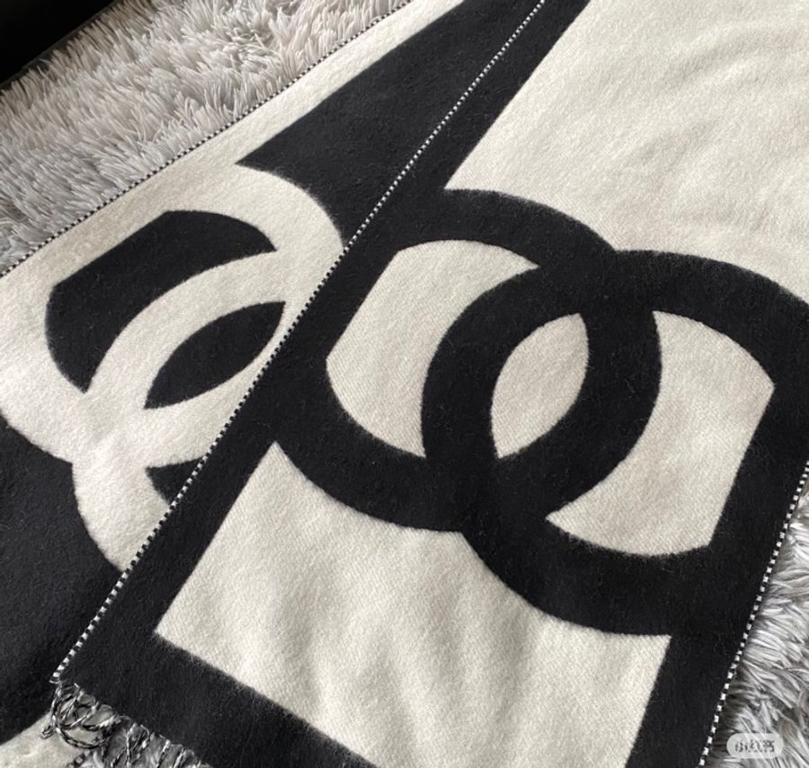 Chanel 26P雙面羊絨圍巾,100%羊絨材質,柔軟保暖,秋冬必備!-2
