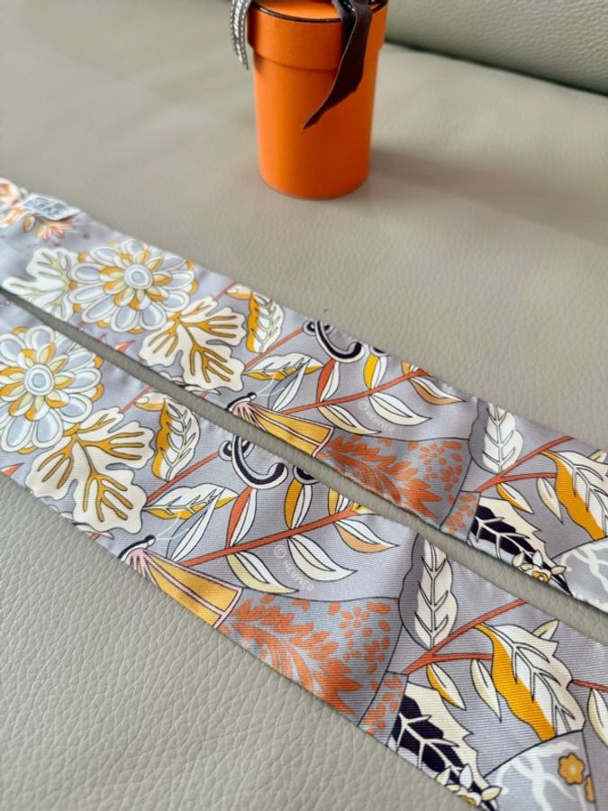 「M.Y精品」馬家 🐎 花朵圖騰 Twilly絲巾領結 100%真絲-2
