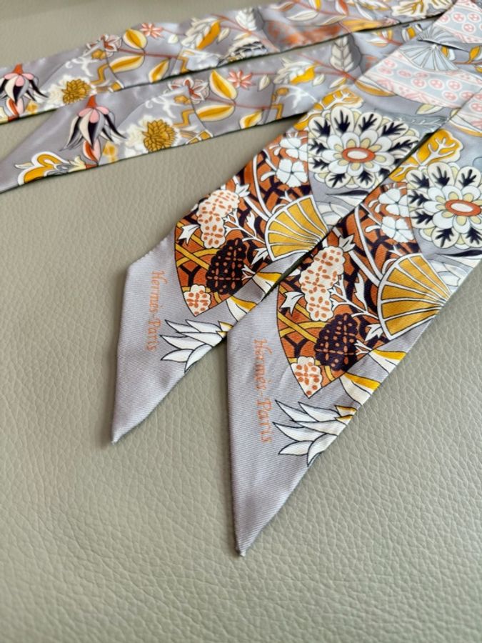 「M.Y精品」馬家 🐎 花朵圖騰 Twilly絲巾領結 100%真絲-4