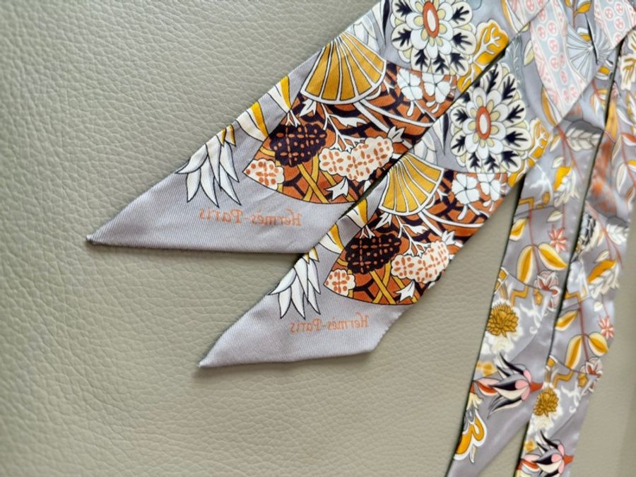 「M.Y精品」馬家 🐎 花朵圖騰 Twilly絲巾領結 100%真絲-5