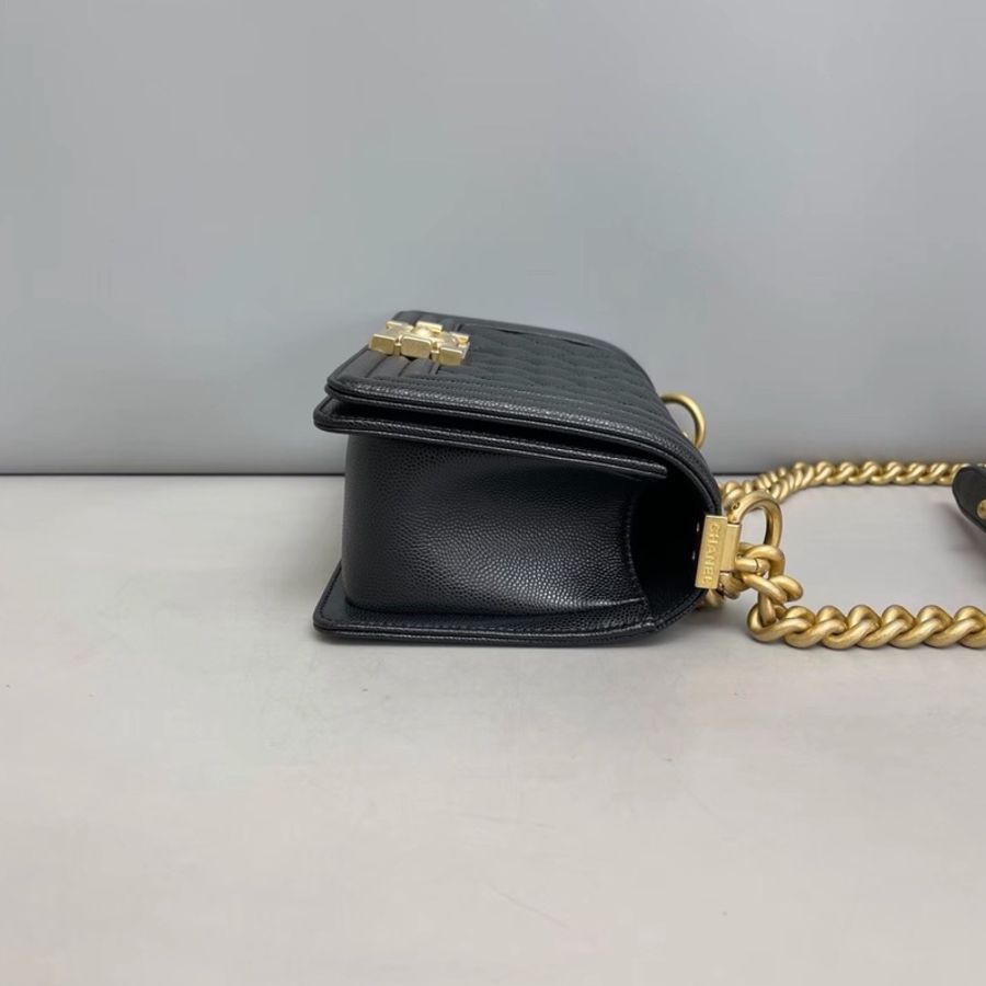 也太美了吧🖤🖤Chanel Le Boy 20黑金荔枝紋在這裡✨-8