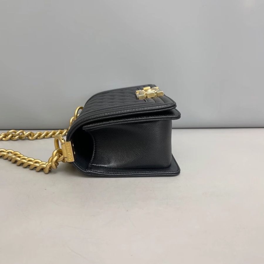 也太美了吧🖤🖤Chanel Le Boy 20黑金荔枝紋在這裡✨-9
