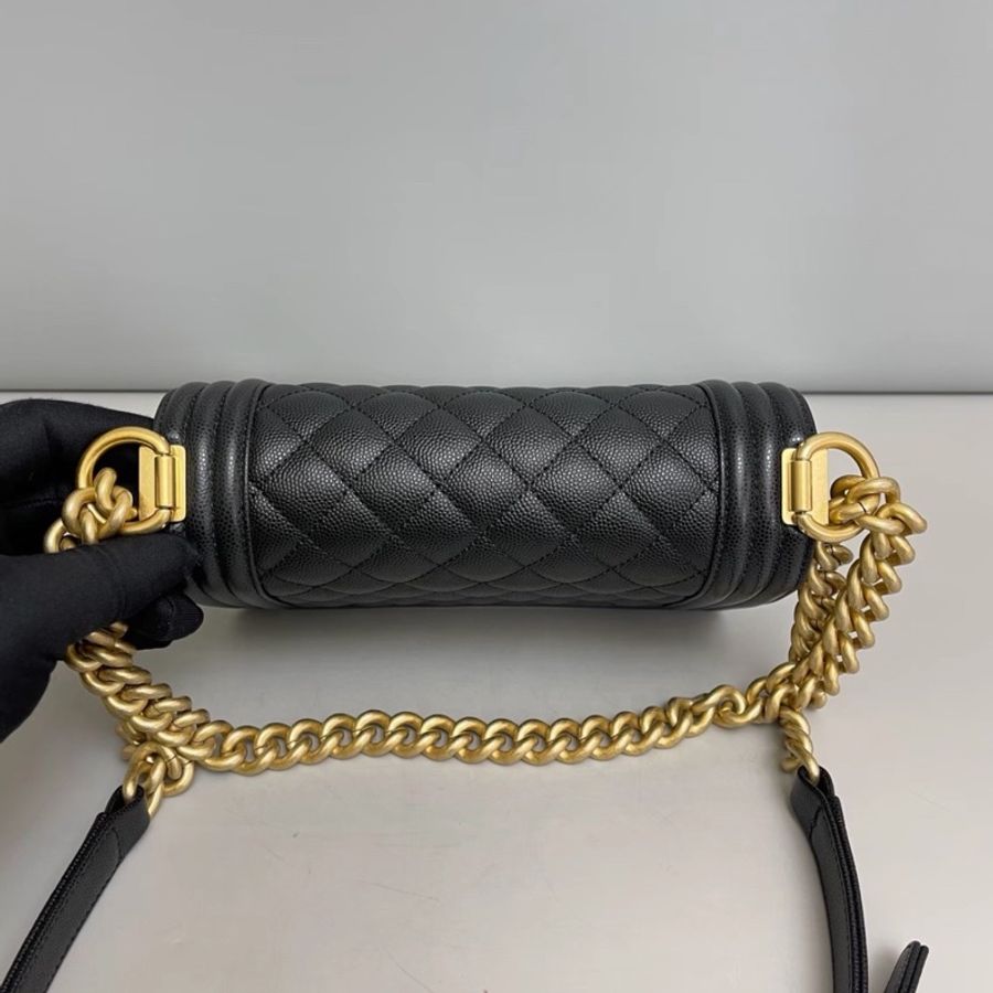 也太美了吧🖤🖤Chanel Le Boy 20黑金荔枝紋在這裡✨-12